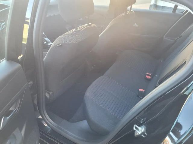 Peugeot E-208 Active Pack