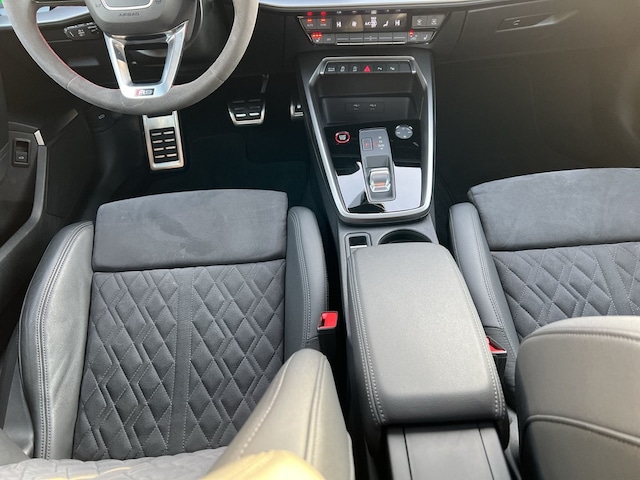 Audi RS3 Quattro S-Tronic Sedan