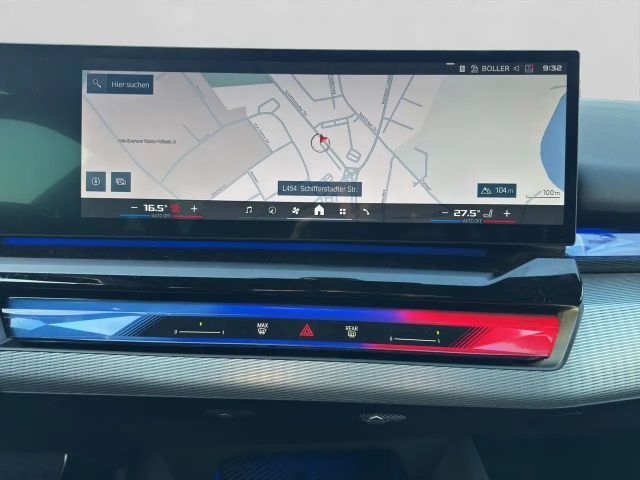 BMW M5 Touring  Anhängerk. Driving+Parkingassist B/W Surr