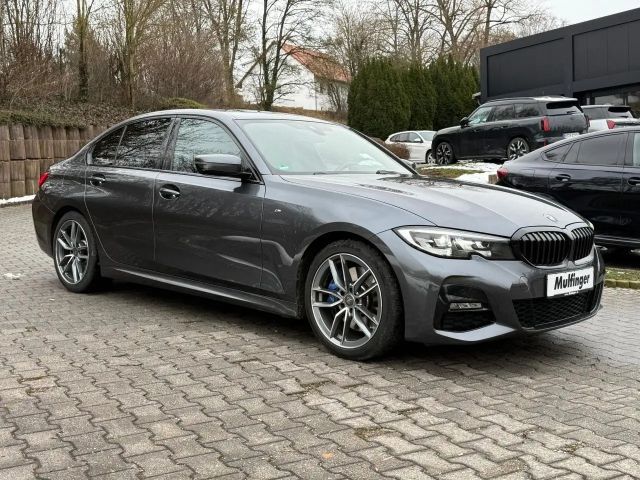 BMW 320 320i M-Sport Sedan