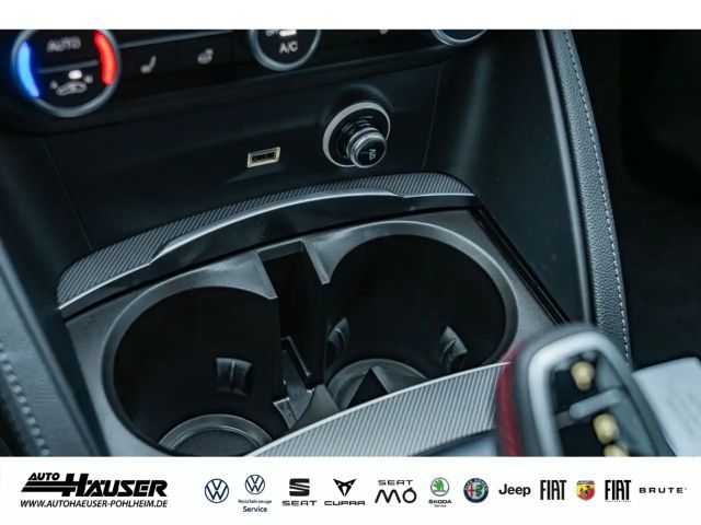 Alfa Romeo Stelvio AT8 Q4