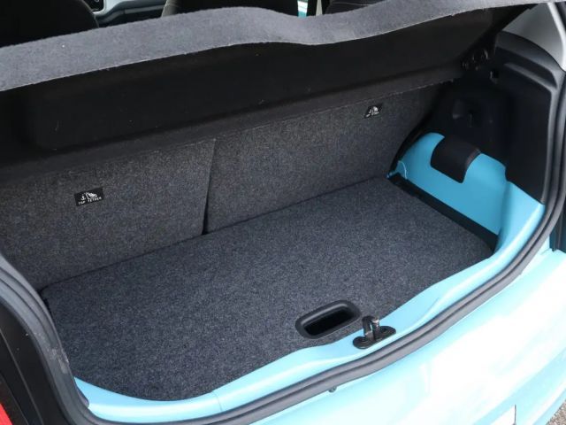 Volkswagen up! Active