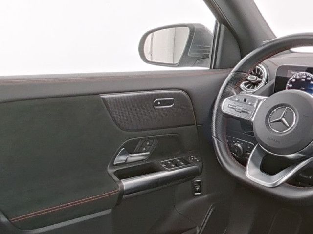 Mercedes-Benz EQA 300 4MATIC