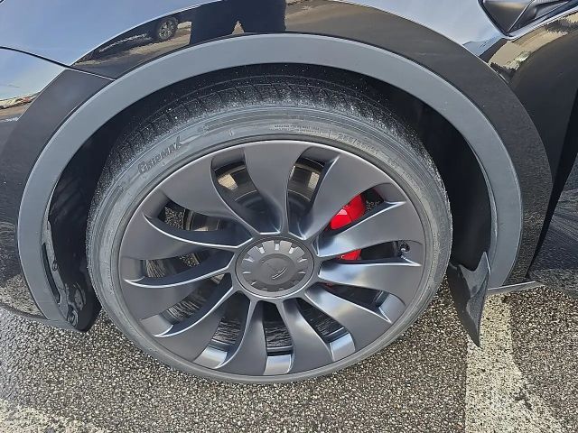 Tesla Model Y AWD Performance