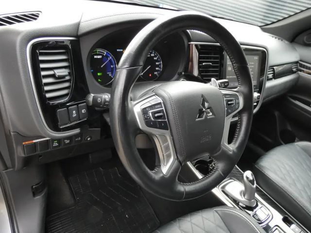 Mitsubishi Outlander 4WD PHEV