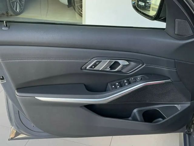 BMW 320 320d Sedan xDrive