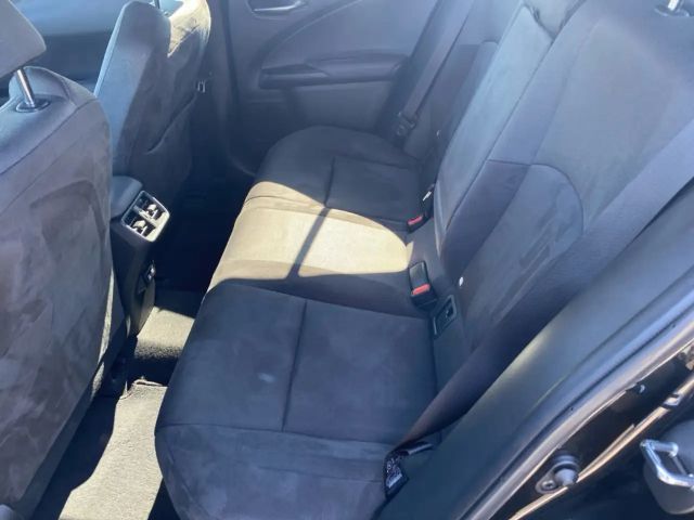 Lexus UX 250h Amazing edition