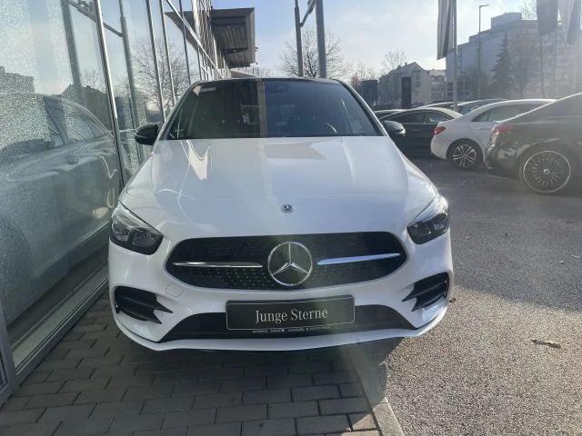 Mercedes-Benz B 200 AMG Line