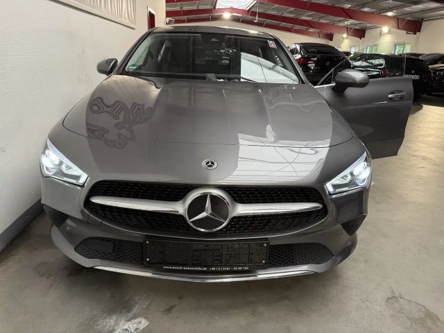 Mercedes-Benz CLA 220 /NAVI/LED/AHK/