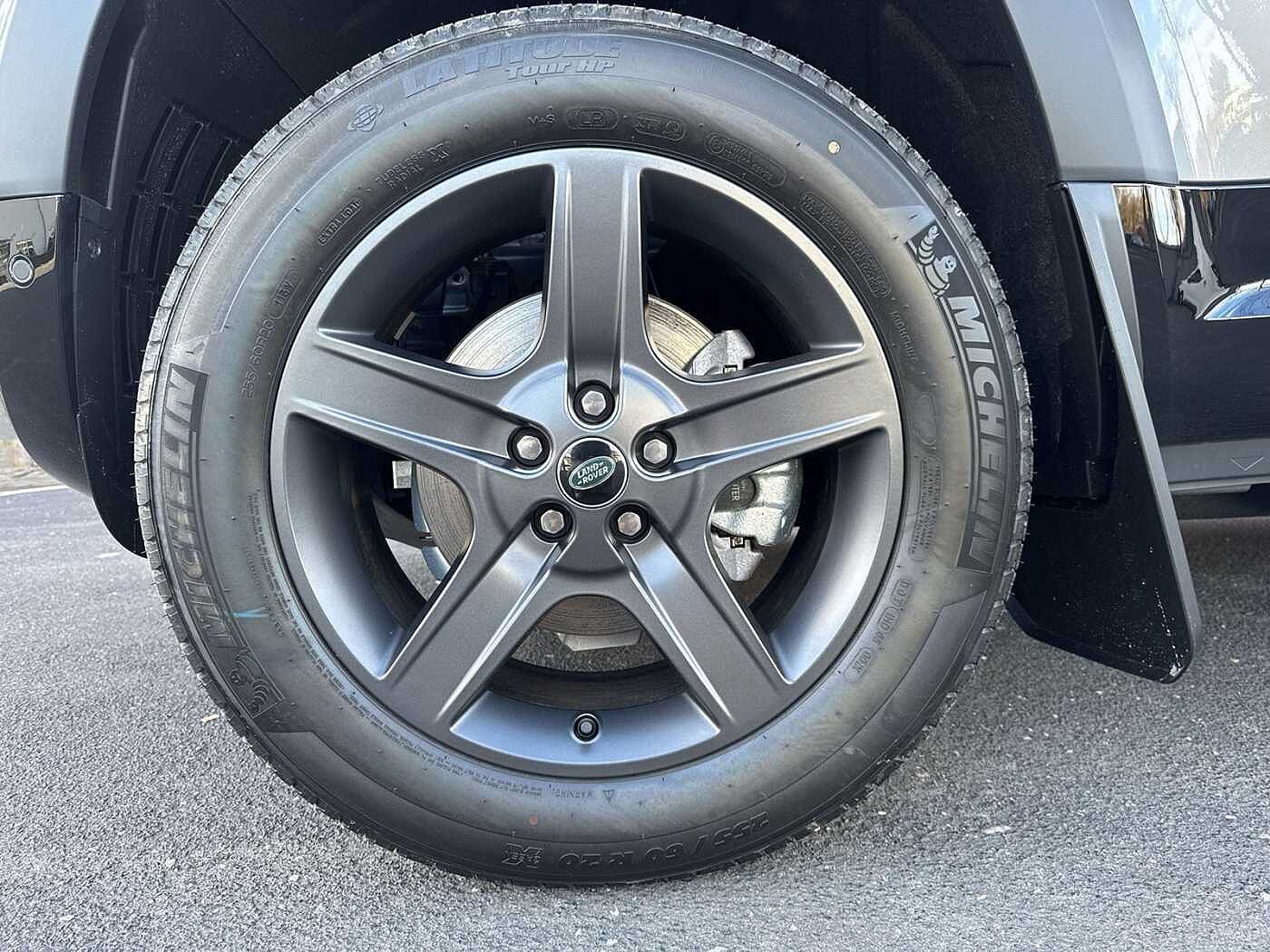 Land Rover Defender 90 Dynamic SE