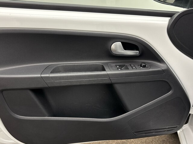 Volkswagen up! up! 1.0 We Connect Go Klima Sitzhzg. maps + more