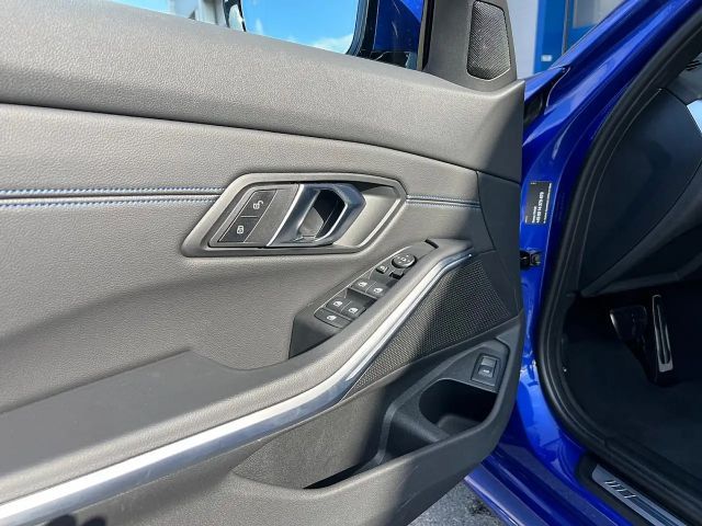 BMW 320 320d M-Sport Touring xDrive