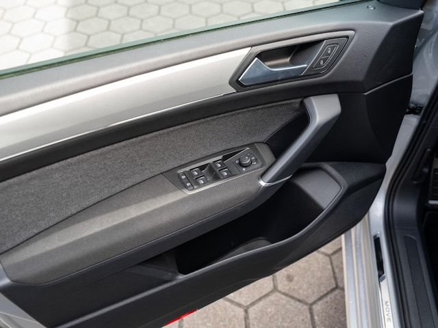 Volkswagen Touran 1.5 TSI DSG ACC FLA KeyLess AkustikGlas