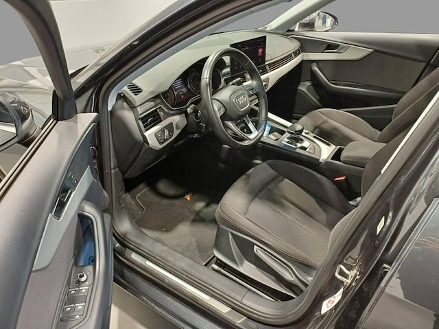 Audi A4 30 TDI Avant S-Tronic