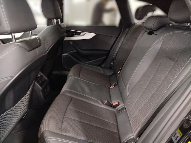 Audi A4 35 TFSI Avant S-Line S-Tronic