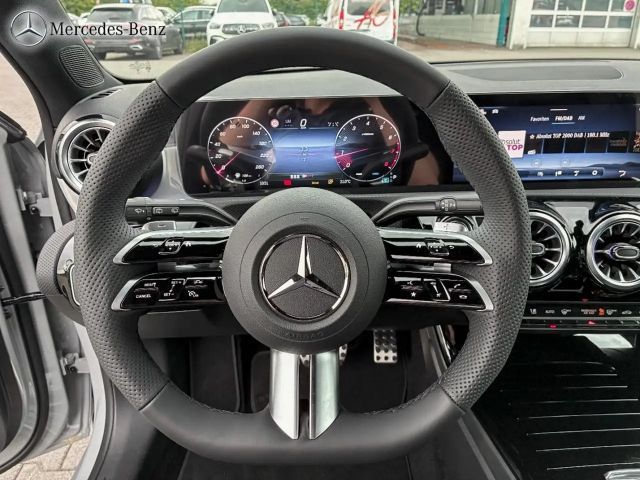 Mercedes-Benz A 180 AMG Line