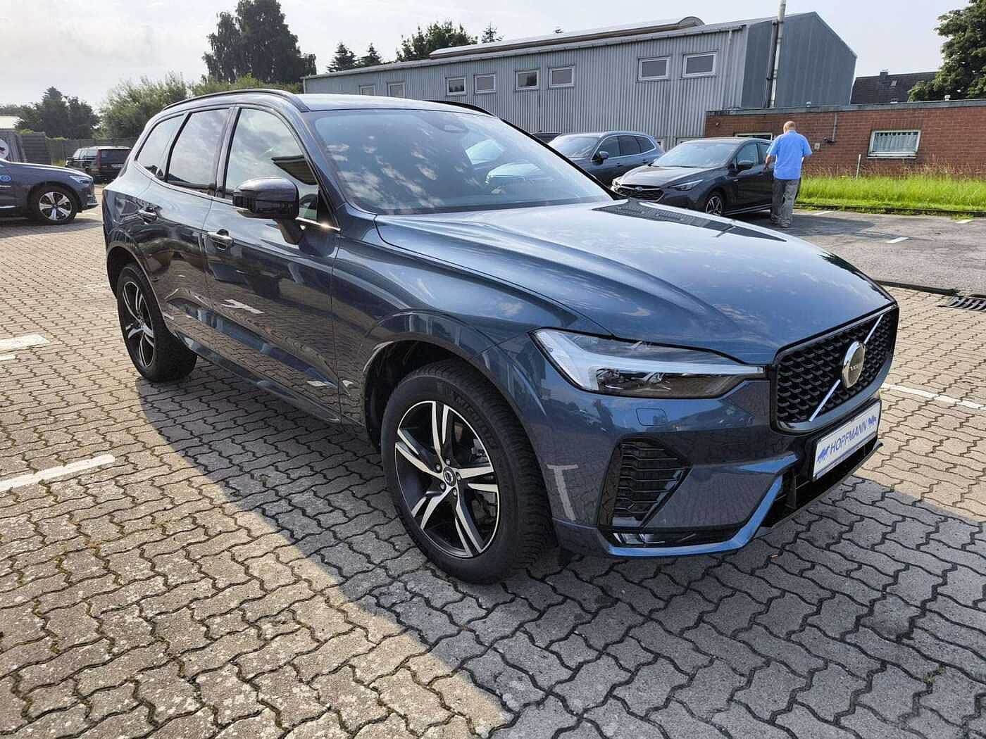 Volvo XC60 AWD Dark Plus