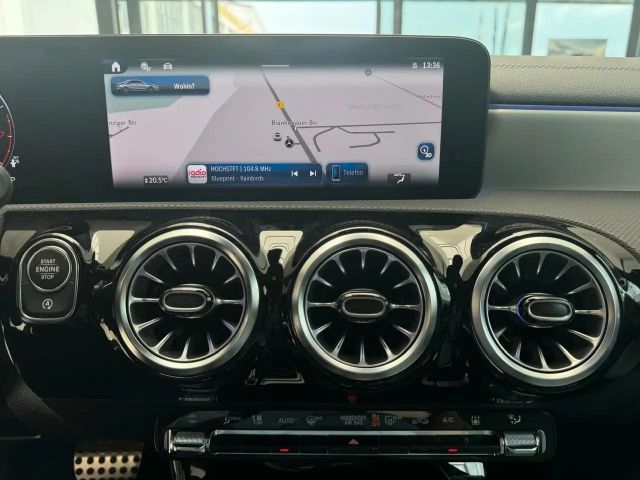 Mercedes-Benz CLA 200 AMG Line Coupé