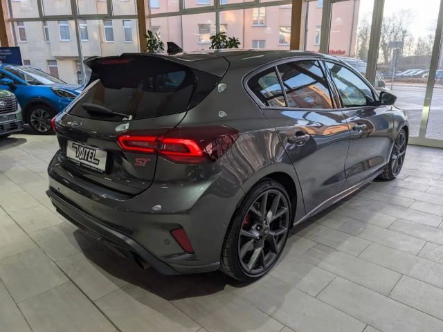 Ford Focus ST Line