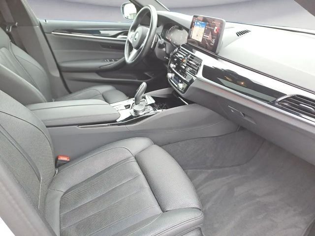 BMW 540 540d M-Sport Touring xDrive