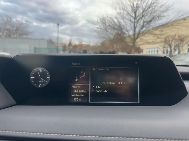 Lexus UX 250h Style Edition