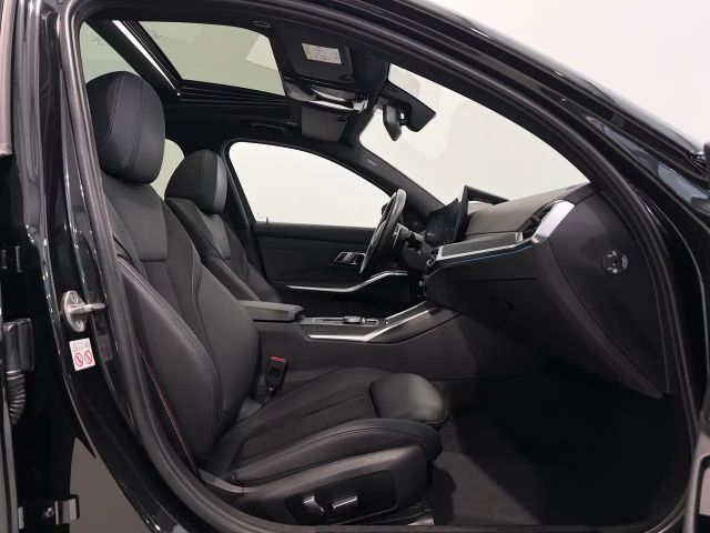 BMW 330 330e M-Sport xDrive