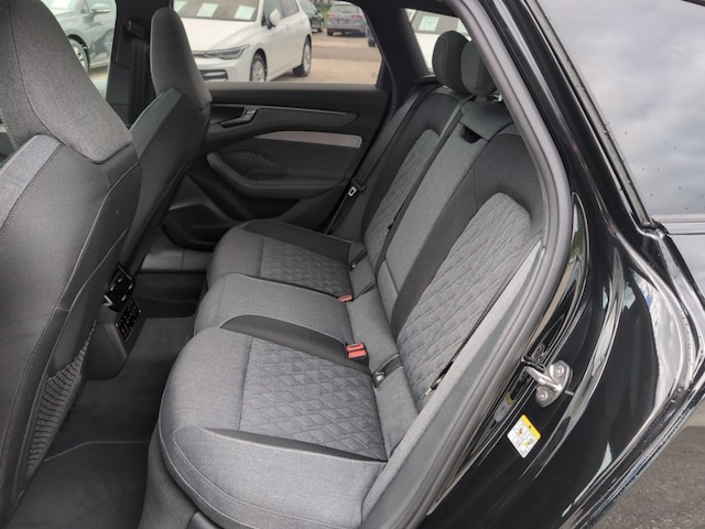 Audi A6 Avant Quattro S-Tronic