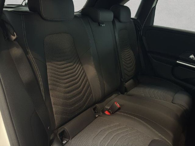 Mercedes-Benz B 180 Sedan