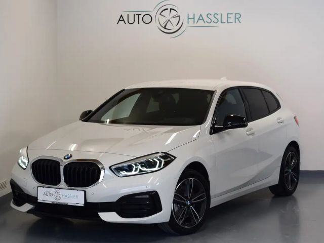 BMW 118 118i Sedan Sport Line