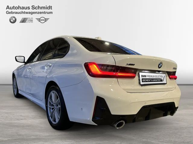 BMW 320 320d M-Sport Sedan xDrive