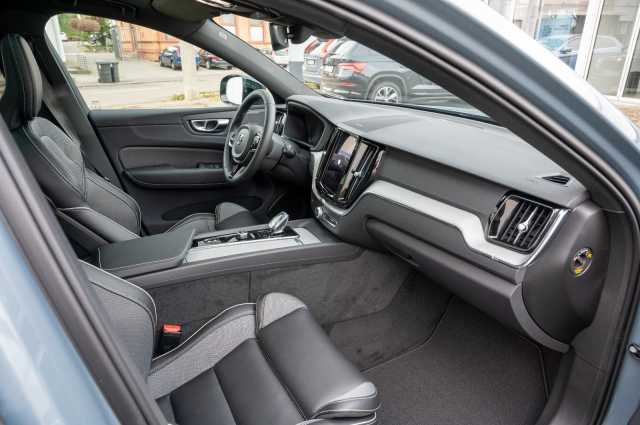 Volvo XC60 AWD Dark Plus T8