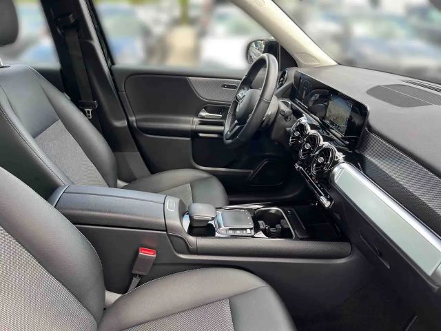 Mercedes-Benz GLB 200 4MATIC GLB 200 d