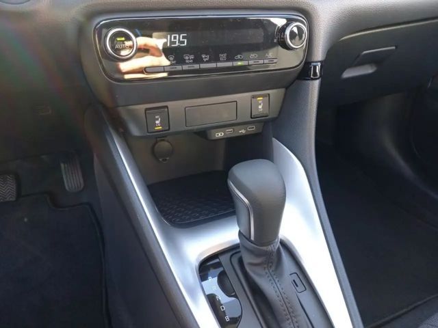 Toyota Yaris Business Hybride