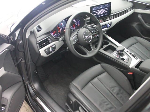 Audi A4 30 TDI S-Tronic Sedan