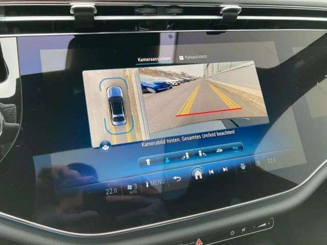 Mercedes-Benz E 200 AMG Line Sedan