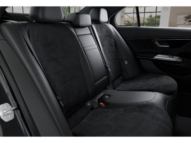 Mercedes-Benz E 200 AMG Line Sedan