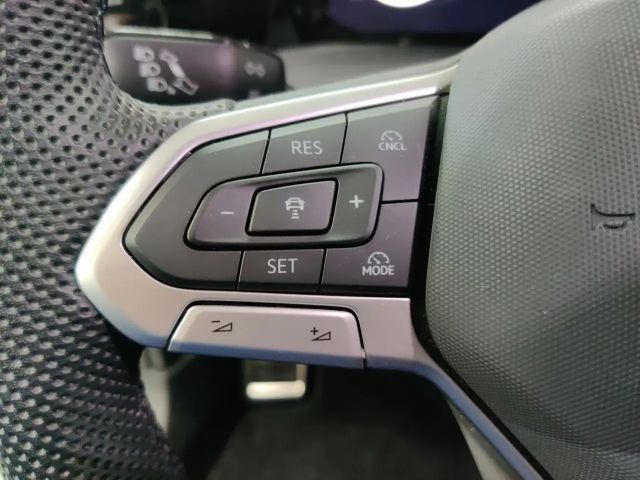 Volkswagen Golf 1.5 TSI R-Line Variant