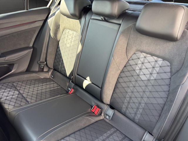 Volkswagen Golf 1.5 TSI DSG R-Line