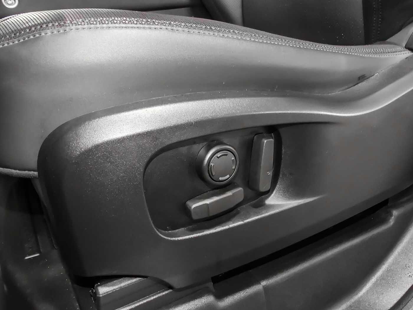 Land Rover Defender 90 Dynamic SE