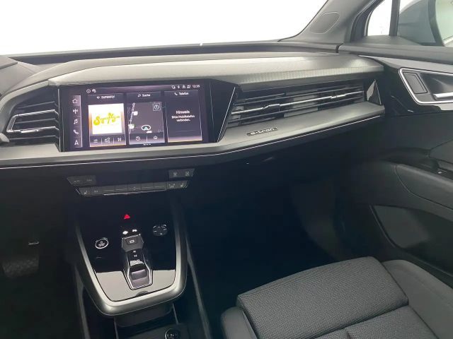 Audi Q4 e-tron Audi Q4 45 e-tron