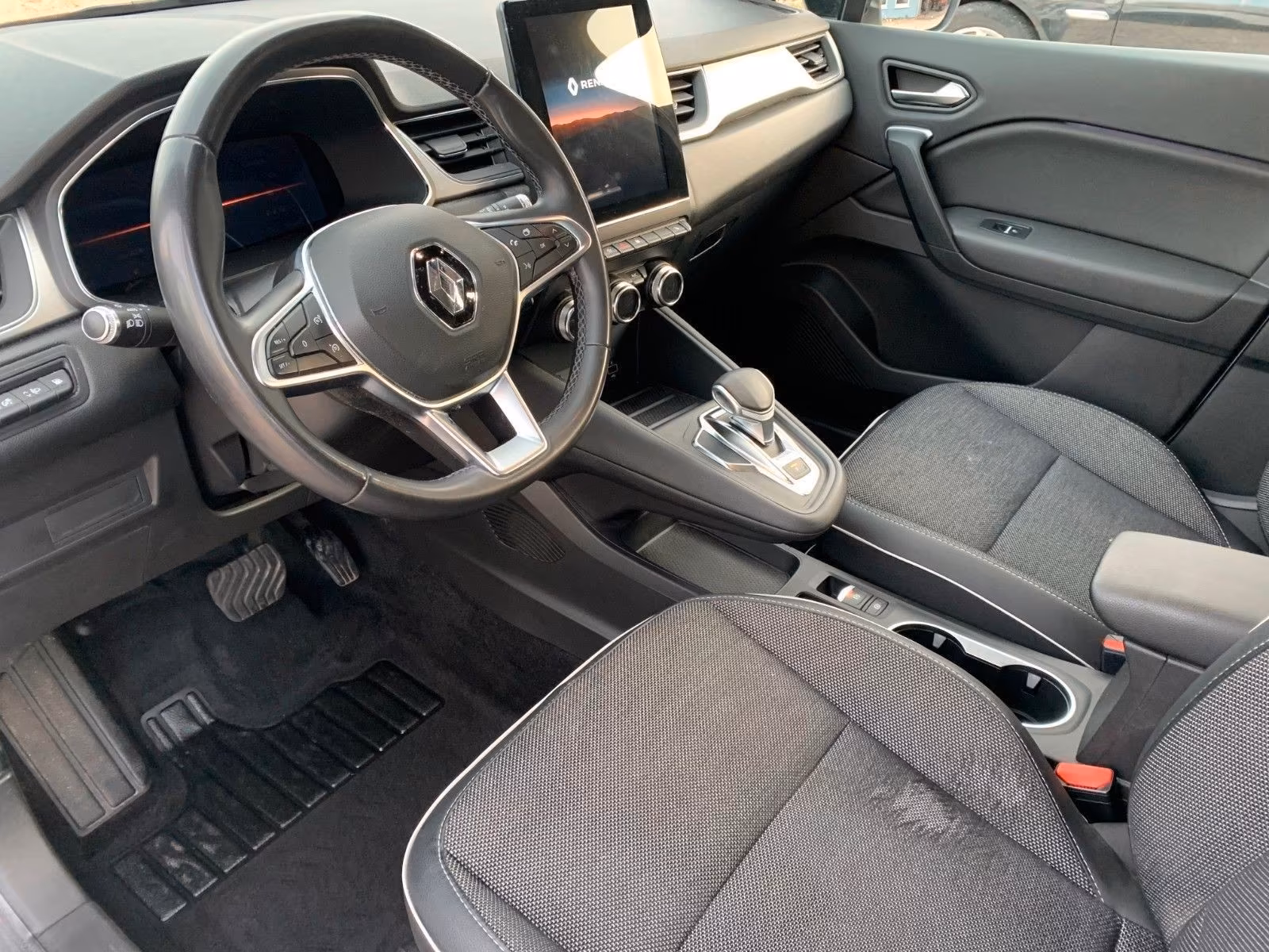 Renault Captur Hybrid Intens