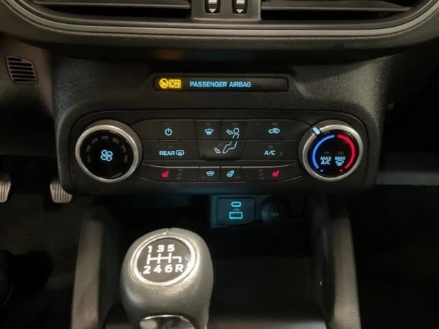 Ford Focus Cool & Connect