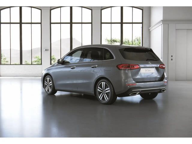 Mercedes-Benz B 200 B 200 d Sedan