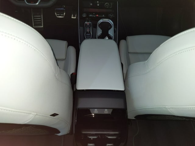 Audi A6 Avant Quattro S-Tronic