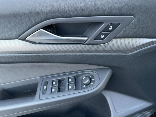 Volkswagen Golf 1.5 eTSI DSG Golf VIII IQ.Drive