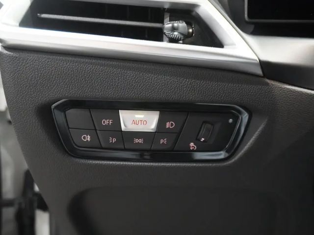 BMW 330 330e Sedan xDrive