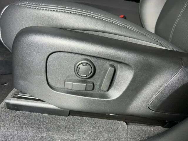 Land Rover Range Rover Velar D200 Dynamic SE