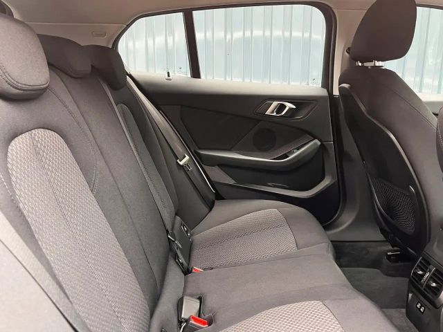 BMW 118 118i 5-deurs Sedan