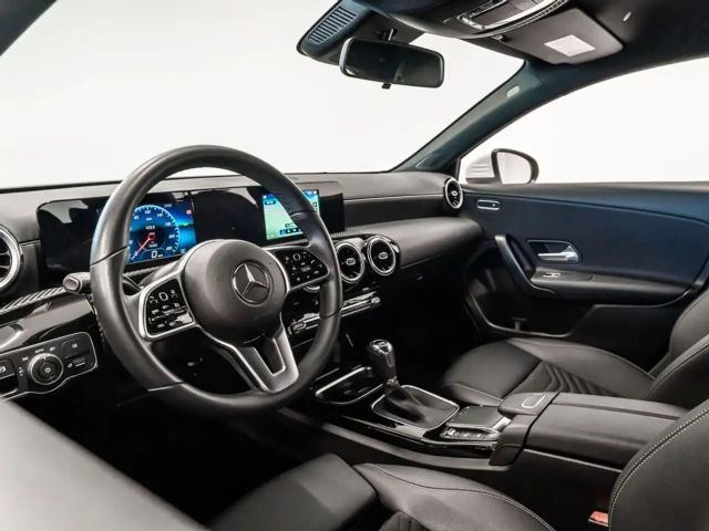 Mercedes-Benz A 180 A 180 d Style