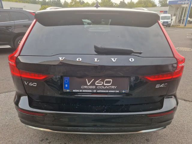 Volvo V60 Cross Country AWD Plus